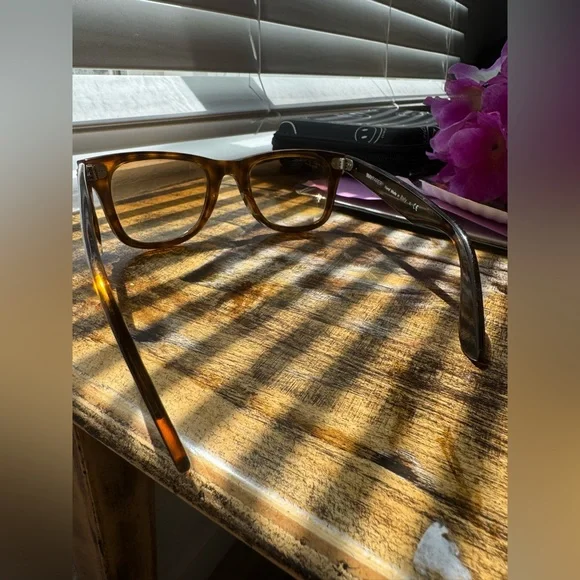 •Ray Ban Sunglasses•